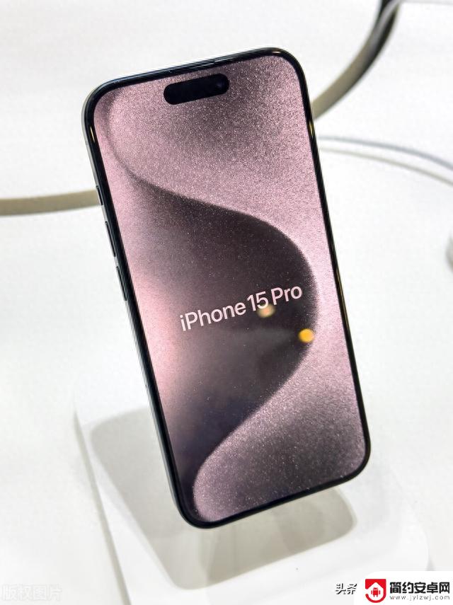 华为Mate 60 Pro vs 苹果iPhone 15 Pro: 哪款是最强悍的旗舰手机？