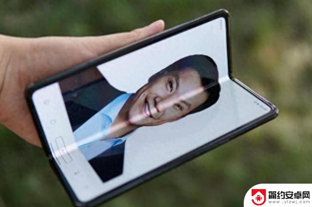 中国折叠屏手机成绩：小米排名尴尬，OV主打折叠小屏，龙头难撼动