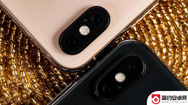 iPhone 17 发布前夜,7 年前的 iPhone 突然涨价并爆火