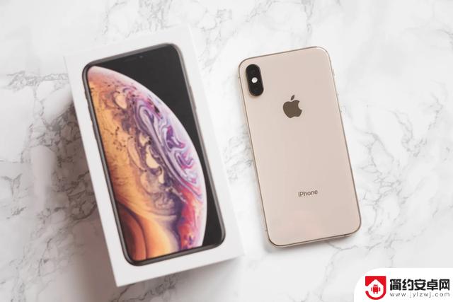 iPhone 17 发布前夜,7 年前的 iPhone 突然涨价并爆火