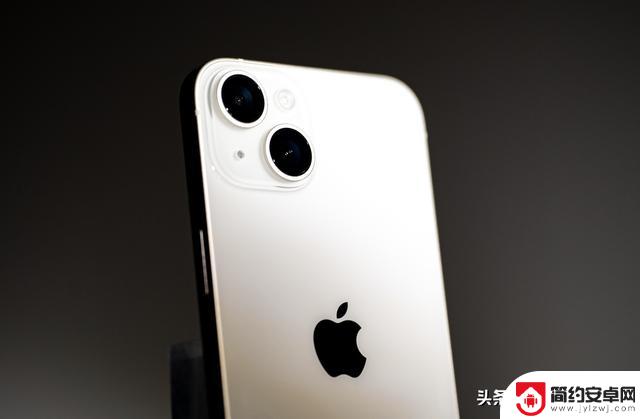 iPhone 13标准版降价至3699元，搭载A15芯片，终于迎来大跳水