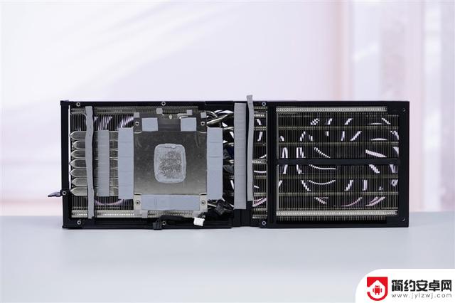 映众RTX 5090 D v2曜夜X3 24GB显卡评测：575W功率释放，依旧称霸当今最强