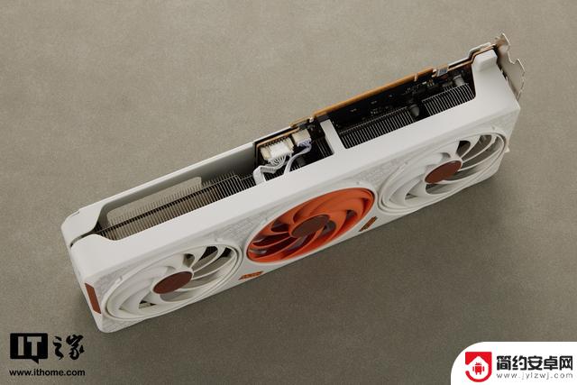 COLORFIRE GeForce RTX 5060橘影橙显卡评测：25% DLSS 4启动器效果强大