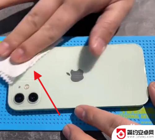 苹果手机的后盖贴膜怎么贴 如何正确贴苹果手机后膜