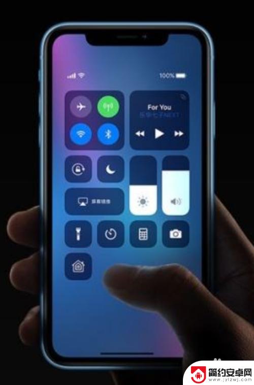 iphone蓝牙连两个设备 AirPods 如何给两台 iPhone 同时连接