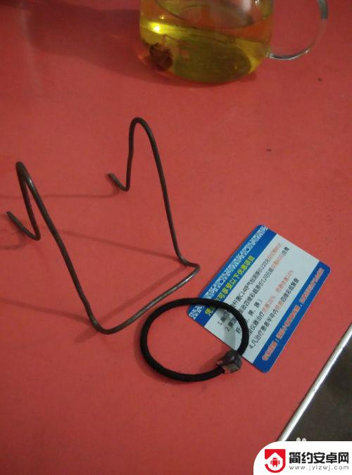 如何用皮筋制作手机 铁丝手机支架简易制作方法