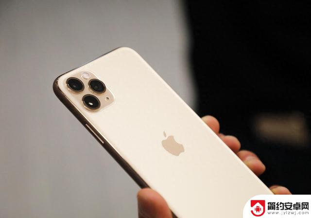 全球抵制导致苹果手机销量急剧下降，“间谍”手机面临终结？